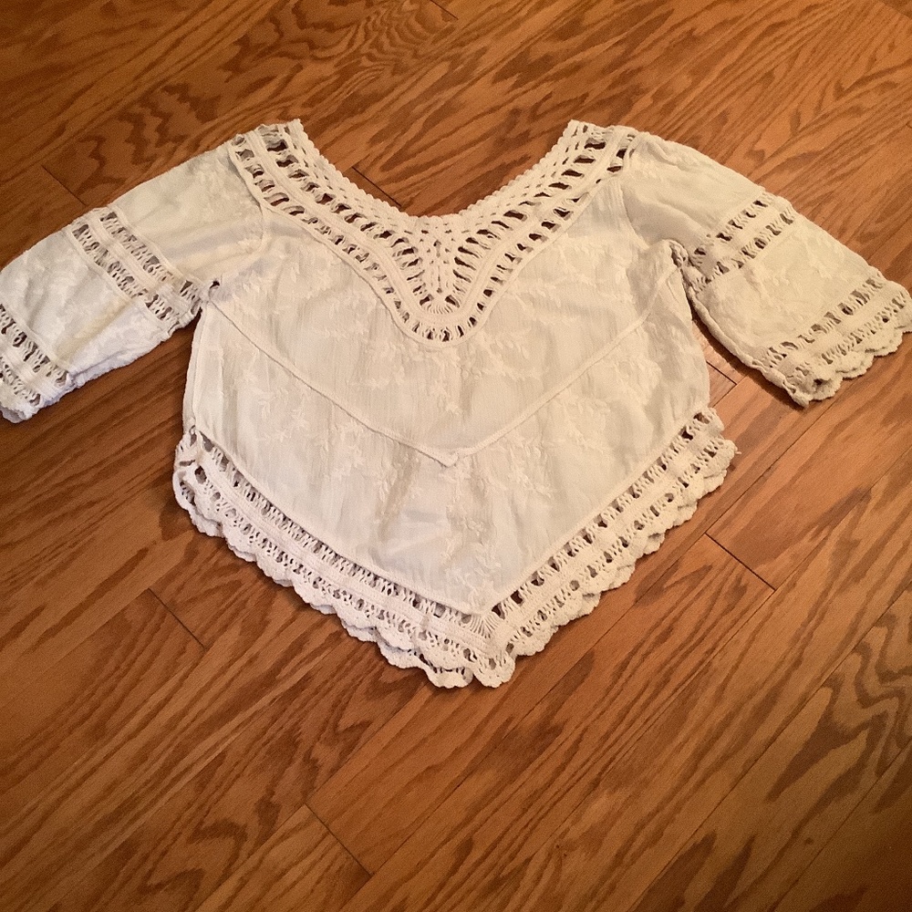 Chelsea & Violet Boho V Hem Top
